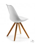 Conjunto de 4 sillas blancas en polipropileno con cojín en ecopiel del mismo color y patas en madera de haya