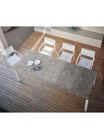 ATRA dans différentes finitions chaise empilable en aluminium pour les restaurants de terrasses de jardin contrat