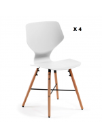 Set mit 4 weißen Stühlen im nordischen Stil