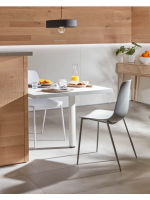 CINDY Chaise choix de couleur dans le polypropylène et les jambes en époxy