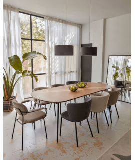 DIVA Ovaler Tisch 140 ausziehbar 220 cm oder 170 ausziehbar 320 cm mit Platte aus Eiche natur und schwarzen Metallbeinen