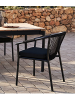 BATTA chaise beige ou noire avec accoudoirs en aluminium et corde pour terrasses de jardin intérieures et extérieures