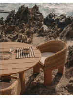 AMAR sedia con braccioli in legno massello di eucalipto e rattan sintetico e cuscino sfoderabile per esterno e per interno