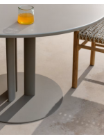 DALIS Mesa Ø 80 o Ø 120 cm en acero y tablero de aluminio gris tórtola diseño para uso exterior e interior.