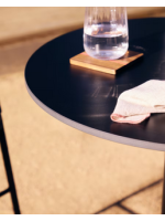 CEO table haute 97 cm avec plateau en hpl noir diam 60 cm et piètement en métal verni noir pour extérieur