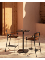 IVREA tabouret avec accoudoirs h 65 en aluminium noir et bois d'eucalyptus massif pour l'extérieur