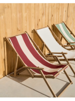 ACOBA folding deckchair with armrests in solid acacia wood for outdoor use