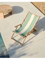 ACOBA folding deckchair with armrests in solid acacia wood for outdoor use
