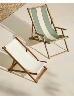 ACOBA folding deckchair with armrests in solid acacia wood for outdoor use