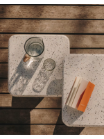 NOSTER tavolino piano 48x48 in cemento terrazzo veneziano e base in metallo e cemento per bar ristoranti