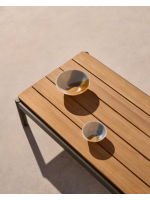 AMINA 91x57 cm grüner Couchtisch aus Aluminium mit Teakholzplatte für die Gartenterrasse im Freien