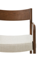 CHACIN Silla con reposabrazos con funda desenfundable en chenilla beige y madera maciza de roble acabado nogal