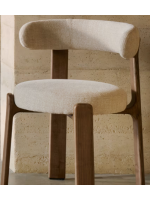 BAJONNOJ Silla en tejido efecto chenilla beige y patas en madera maciza de fresno con acabado nogal