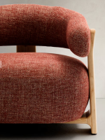 BOGOTA sillón en tejido efecto chenilla terracota y patas en madera maciza de fresno natural