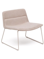 BABEL beigefarbener Stoffsessel und beigefarbene Metallbeine Wohndesign