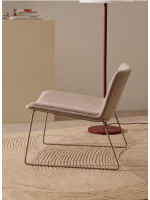 BABEL poltrona in tessuto beige e gambe in metallo beige design casa