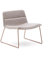 CABOT Sillón de tela beige y patas de metal color terracota diseño hogar