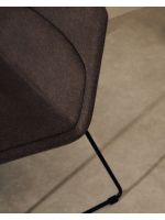 PAESTUM poltrona in tessuto marrone e gambe in metallo nero design casa