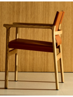 CALISTA chair with armrests in solid natural ash wood and light brown natural leather