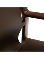 DESTOY Silla con reposabrazos en madera maciza de fresno con acabado nogal y piel natural marrón oscuro