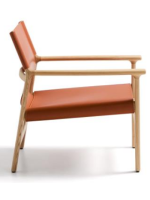 CALISTA sillón en madera maciza de fresno natural y cuero natural marrón claro