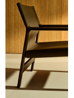 DESTOY armchair in solid ash wood with walnut finish and dark brown natural leather