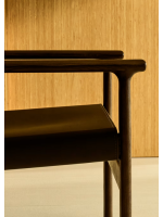 DESTOY sillón en madera maciza de fresno con acabado nogal y piel natural marrón oscuro