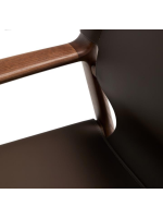 DESTOY sillón en madera maciza de fresno con acabado nogal y piel natural marrón oscuro