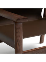 DESTOY sillón en madera maciza de fresno con acabado nogal y piel natural marrón oscuro