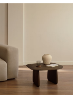 ANORA Table basse 71x70 en bois de chêne massif finition foncée