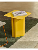 LIPTON table basse en métal jaune de design