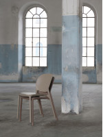 HUG Chaise en technopolymère au choix de couleur empilable pour l'intérieur ou l'extérieur