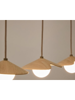 CAPTON lampadario  in impiallacciatura di rovere con 3 sfere di vetro fumé bianco