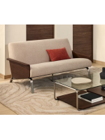 LEA 2 Sitzer Sofa aus wasserabweisendem Chenille mit Armlehnen aus Walnussfurnier und Beinen aus gebürstetem Edelstahl