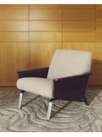LEA Sillón en chenilla hidrófuga con reposabrazos de chapa de nueces y patas de acero inoxidable cepillado