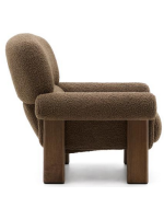 MOMENT Sessel aus braunem Bouclé Stoff und Beine aus massivem Eschenholz mit Walnuss Finish