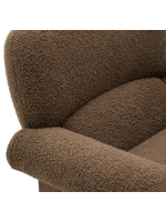 MOMENT fauteuil en tissu bouclé marron et pieds en frêne massif finition noyer