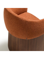 NORTPORT Silla con reposabrazos en chenilla hidrófuga color terracota y chapa de nogal